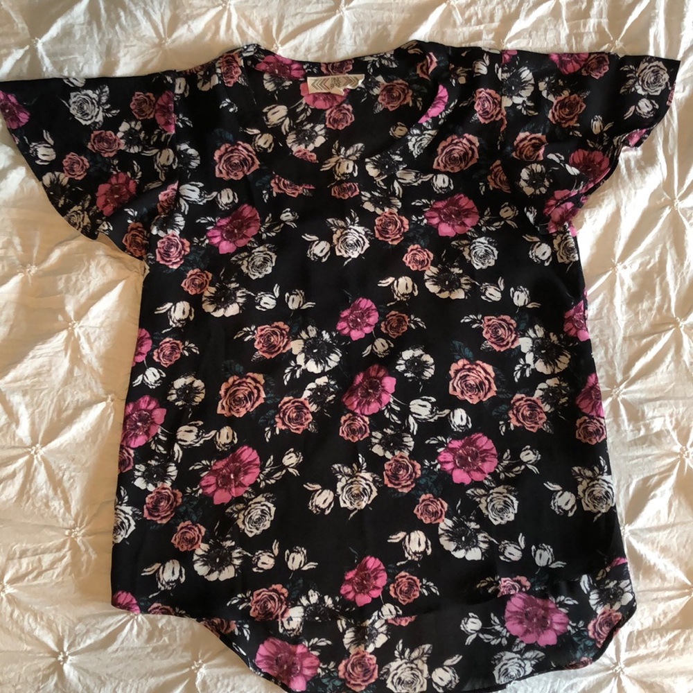 Floral print blouse